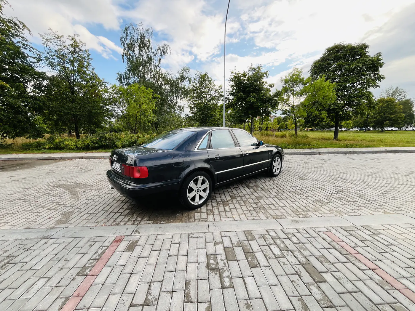 Audi A8 I (D2), 1998