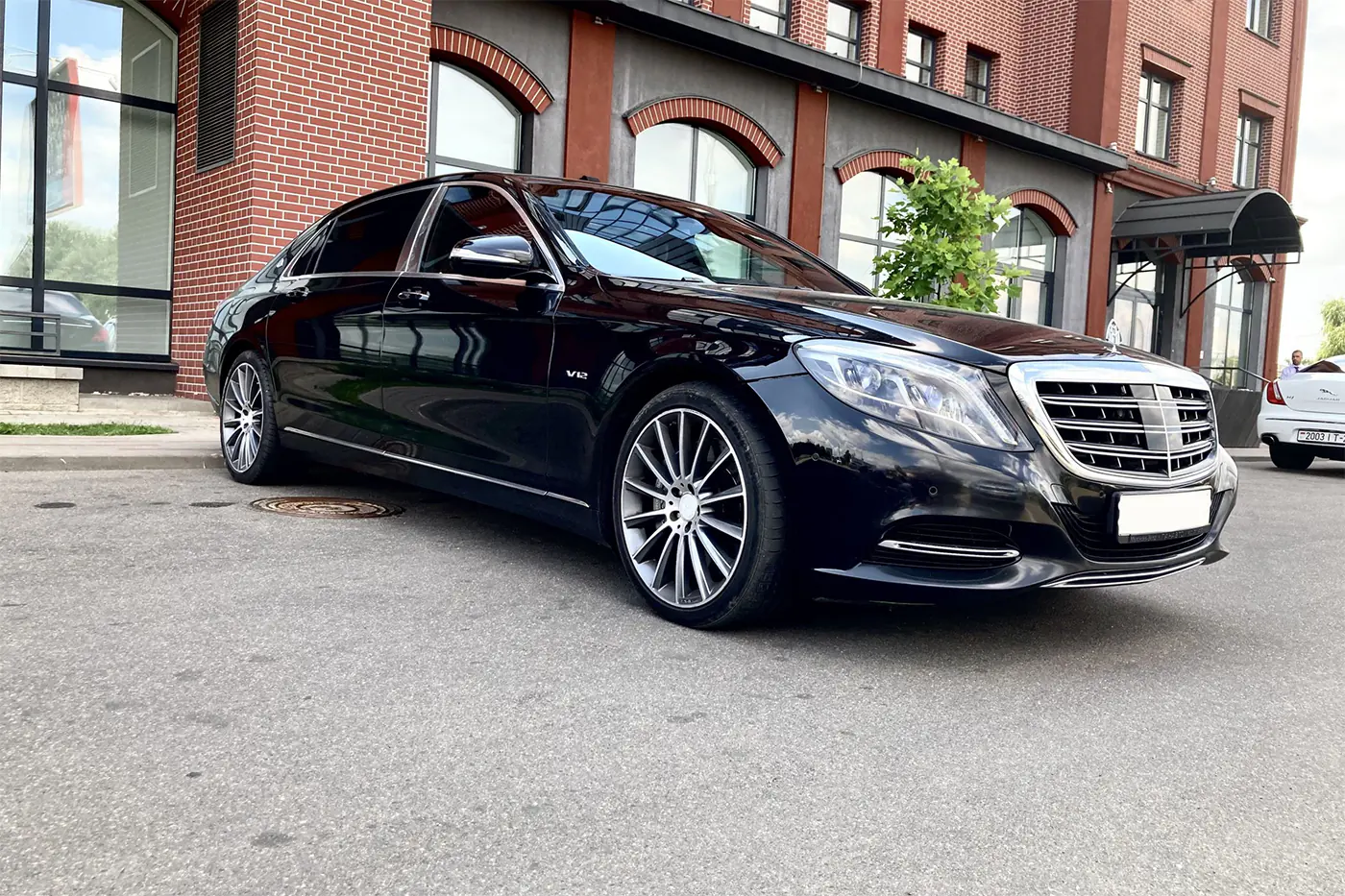 От Polo до Maybach: сколько стоит аренда автомобиля и кто ей пользуется