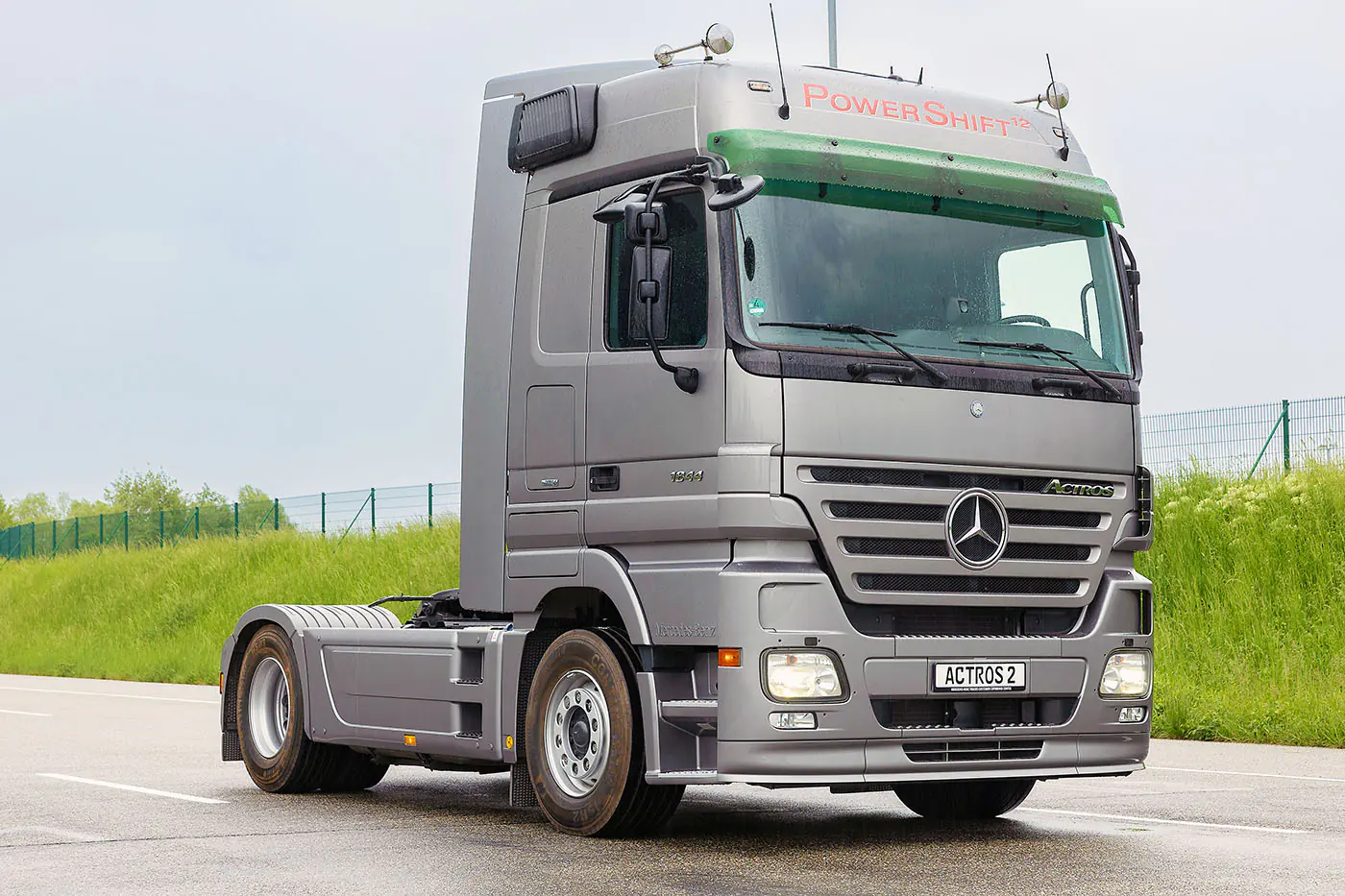 Mercedes-Benz Actros: 30 лет эволюции, которые задали стандарты отрасли