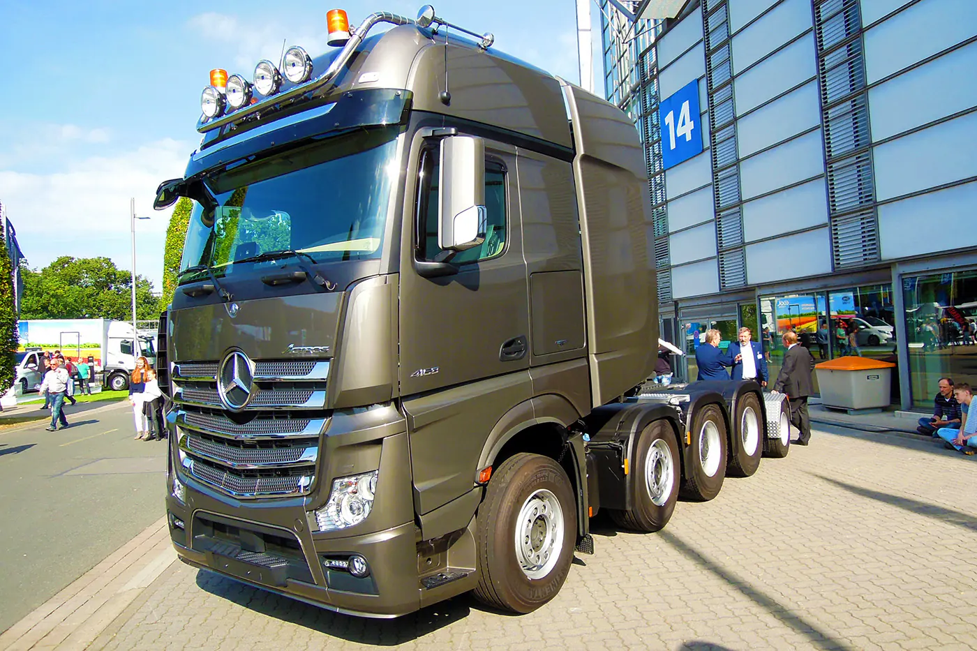 Mercedes-Benz Actros: 30 лет эволюции, которые задали стандарты отрасли