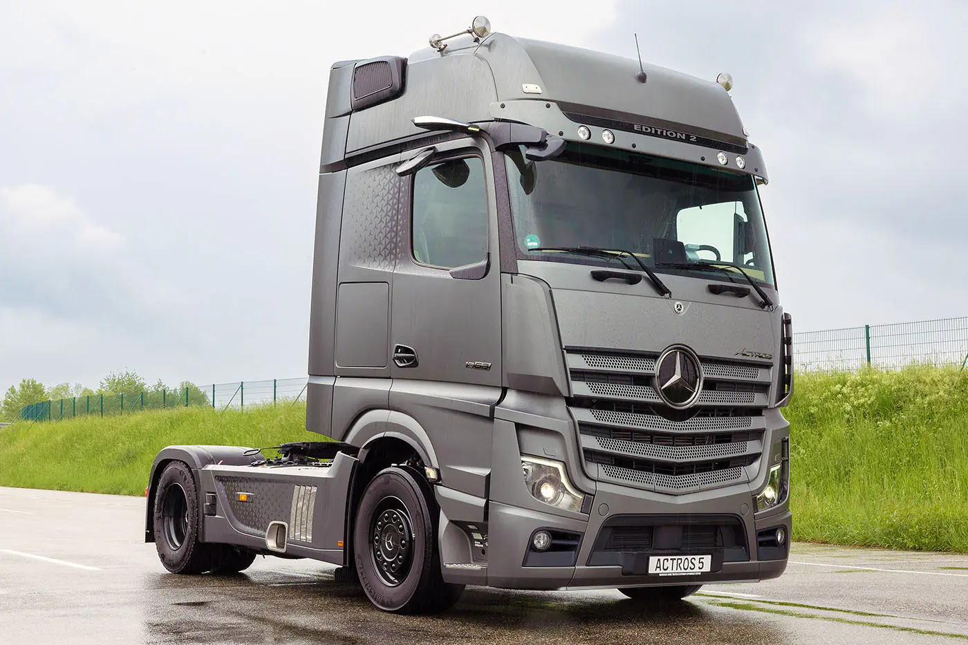 Mercedes-Benz Actros: 30 лет эволюции, которые задали стандарты отрасли