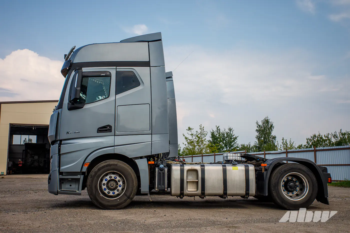 Пять тягачей JAC K7 в одном парке: только правда о «китайцах» в перевозках