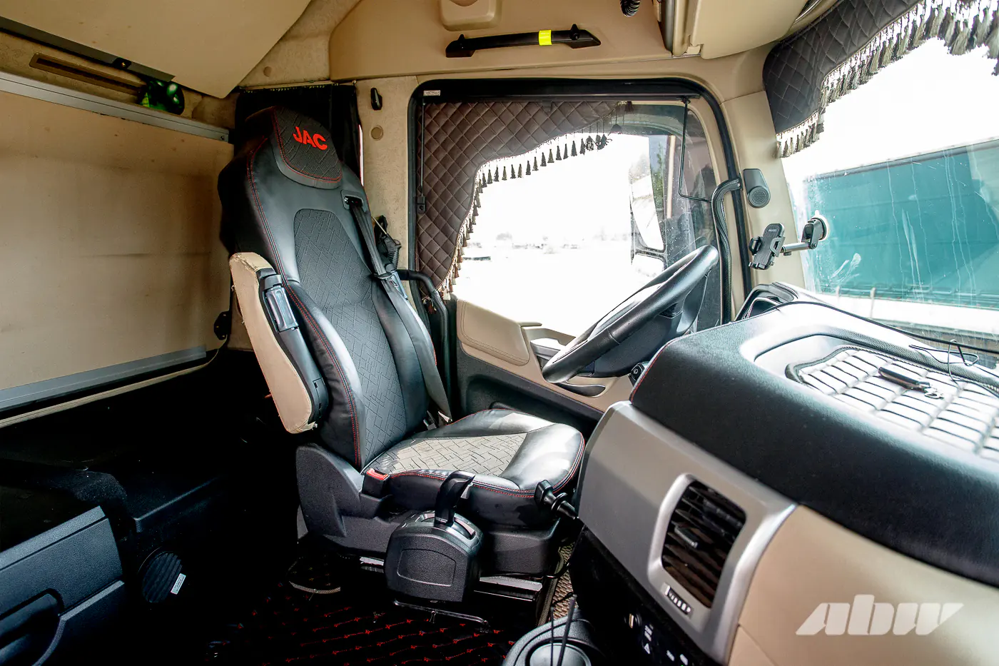 Пять тягачей JAC K7 в одном парке: только правда о «китайцах» в перевозках