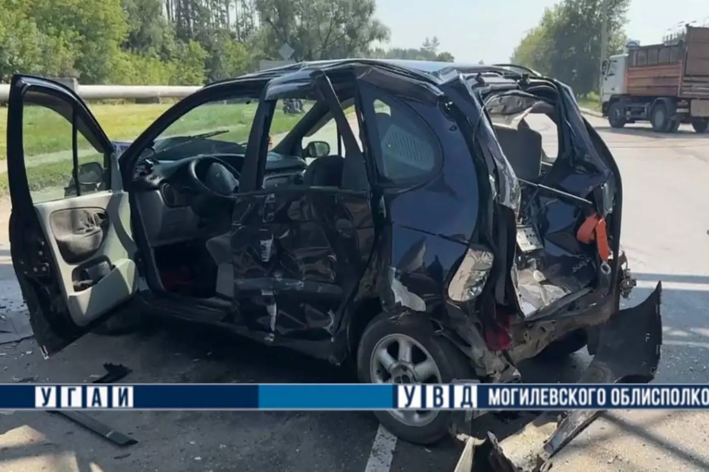 Цепная авария в Могилеве: грузовик столкнул Renault на второй МАЗ