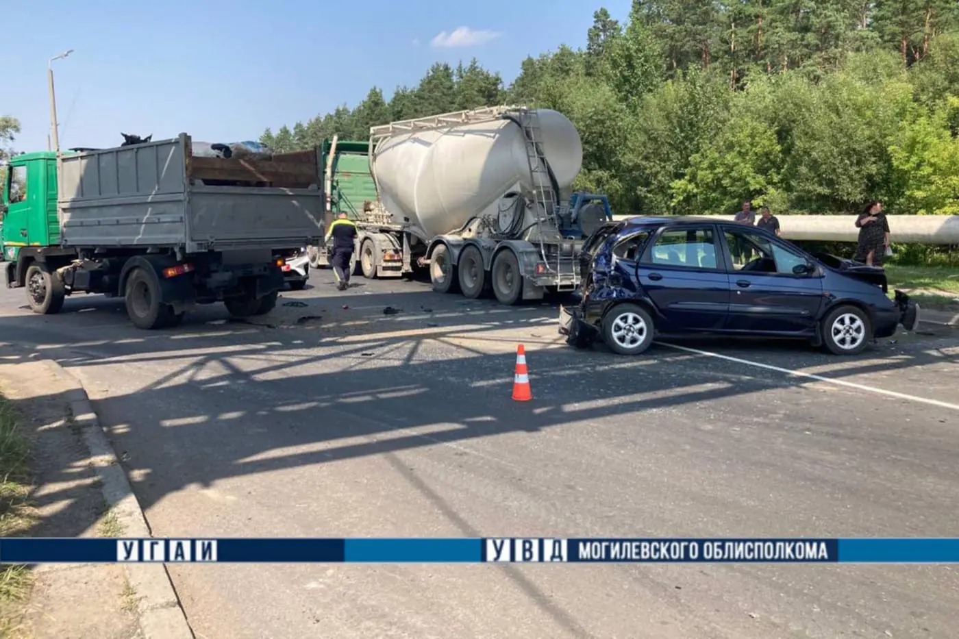 Цепная авария в Могилеве: грузовик столкнул Renault на второй МАЗ