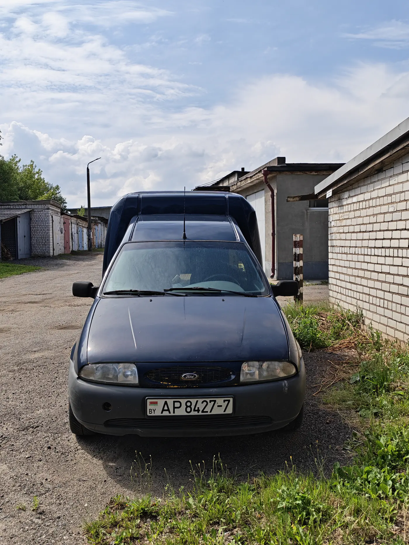 Ford Courier 1998