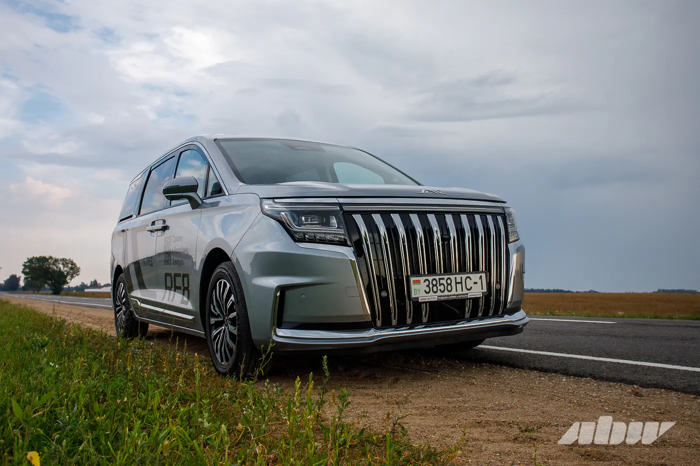 Путевой дневник JAC RF8: углубляемся в провинцию на бизнес-шаттле