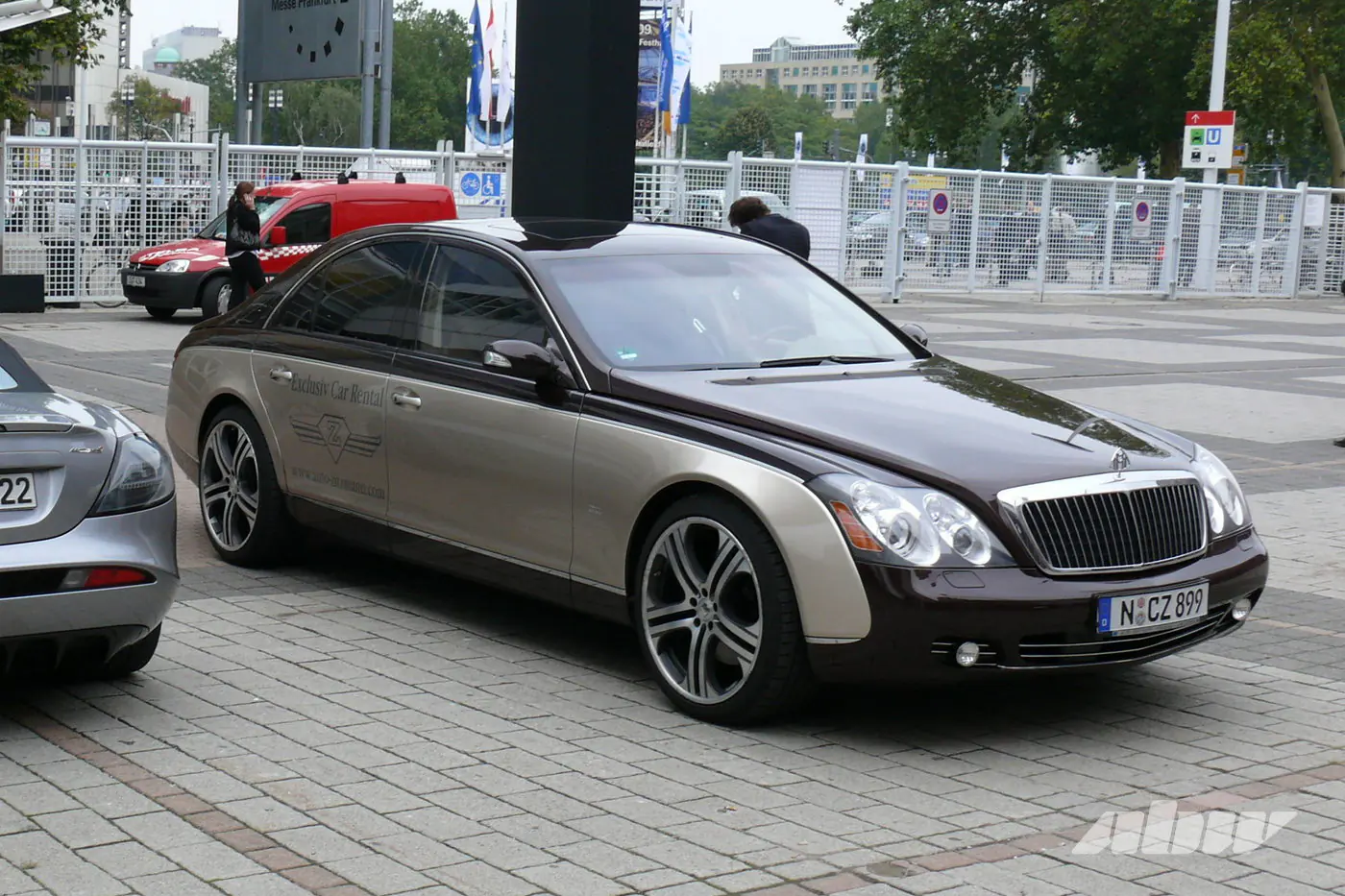 Большие и роскошные: Mercedes-Maybach S-класса и GLS примерили обновки