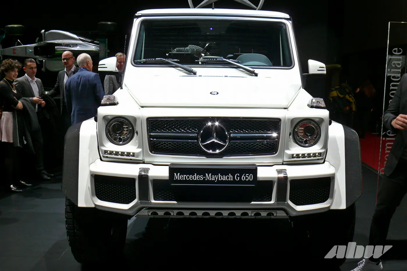 Большие и роскошные: Mercedes-Maybach S-класса и GLS примерили обновки