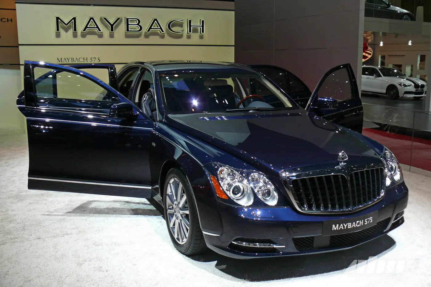Большие и роскошные: Mercedes-Maybach S-класса и GLS примерили обновки