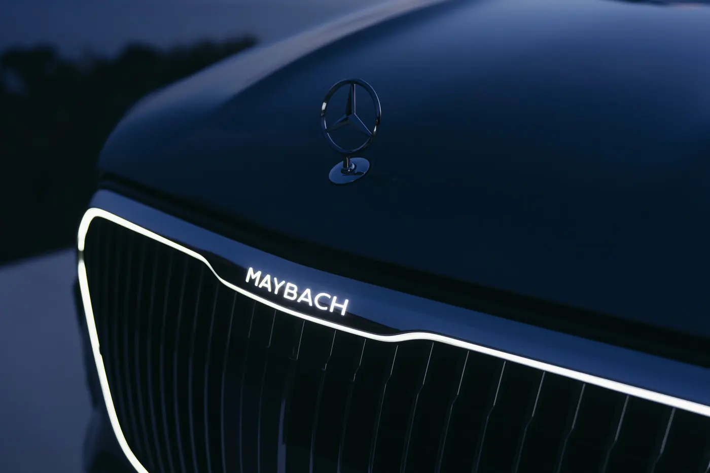 Большие и роскошные: Mercedes-Maybach S-класса и GLS примерили обновки