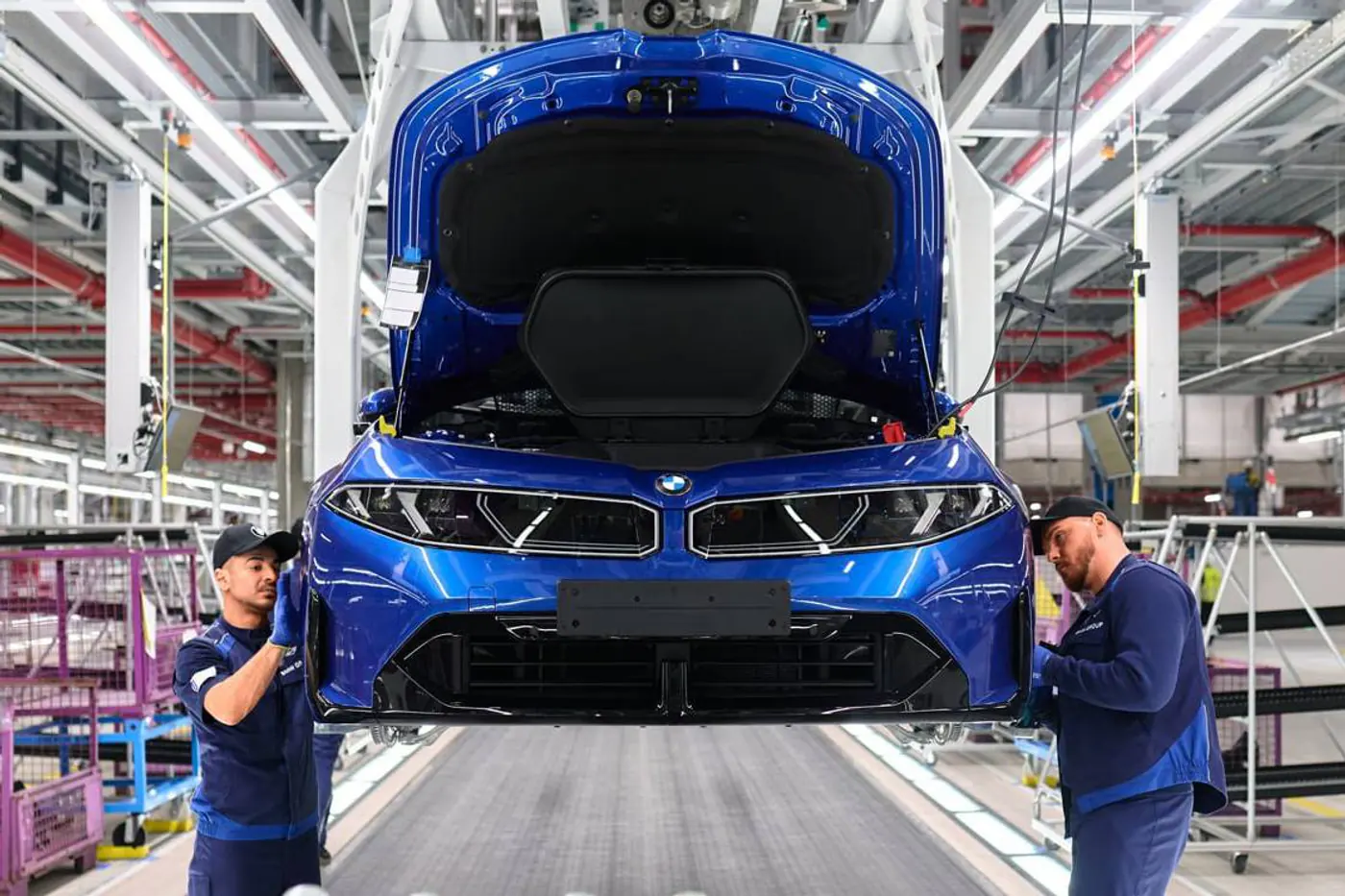 BMW начала выпуск нового i3 – запас хода до 906 км