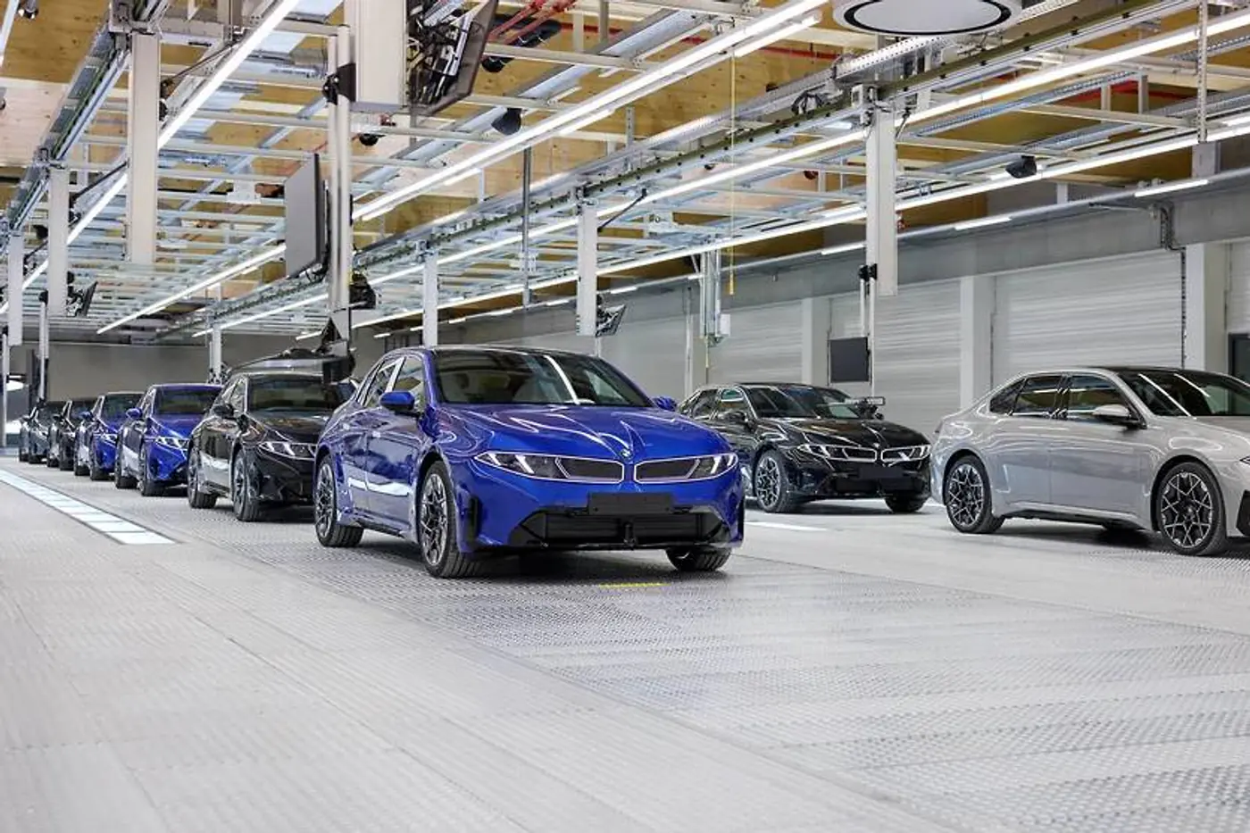 BMW начала выпуск нового i3 – запас хода до 906 км