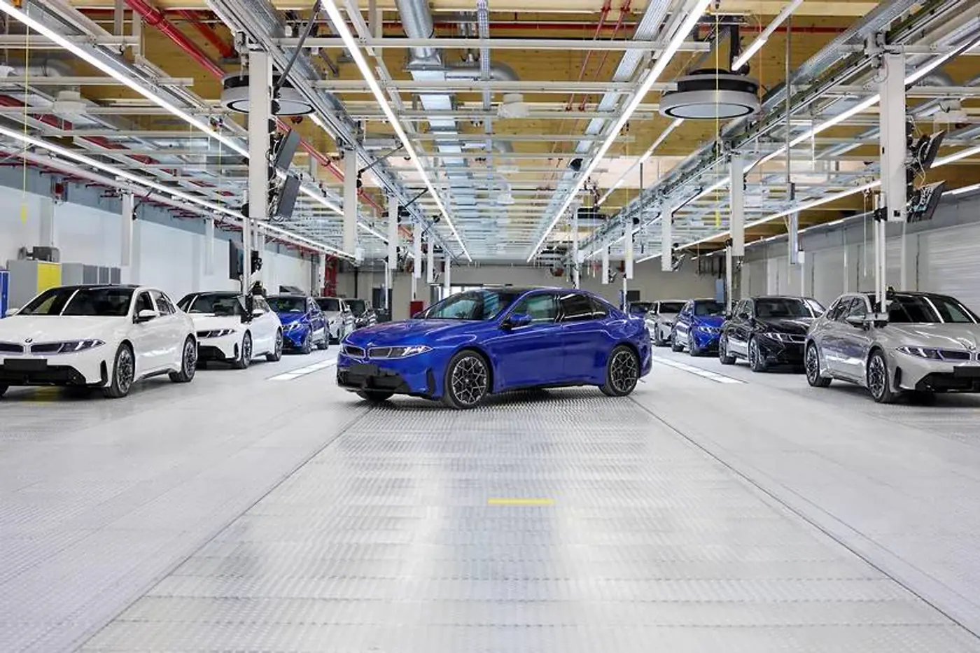 BMW начала выпуск нового i3 – запас хода до 906 км