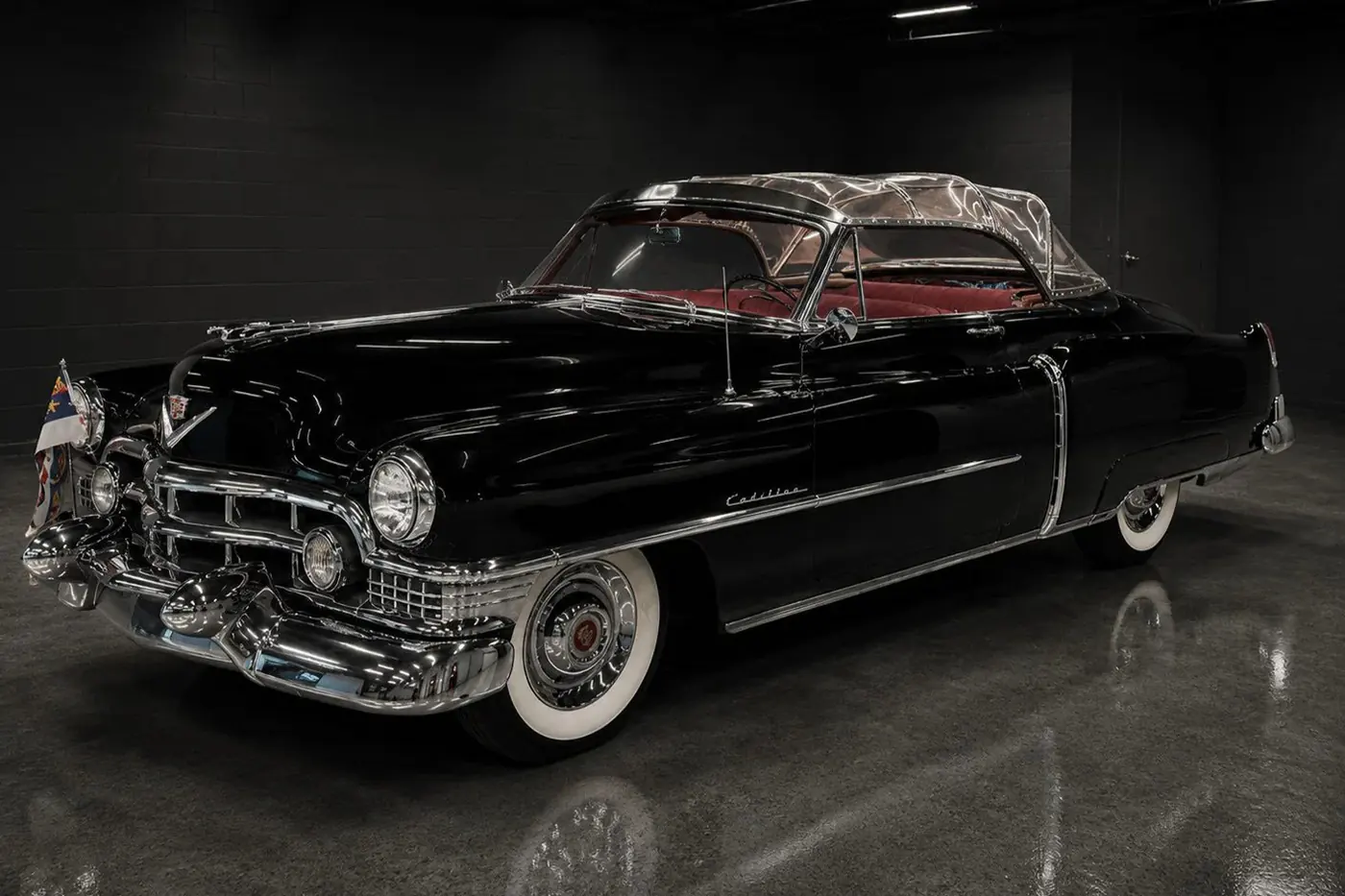 Cadillac британской королевской семьи оценили в 400 тысяч рублей