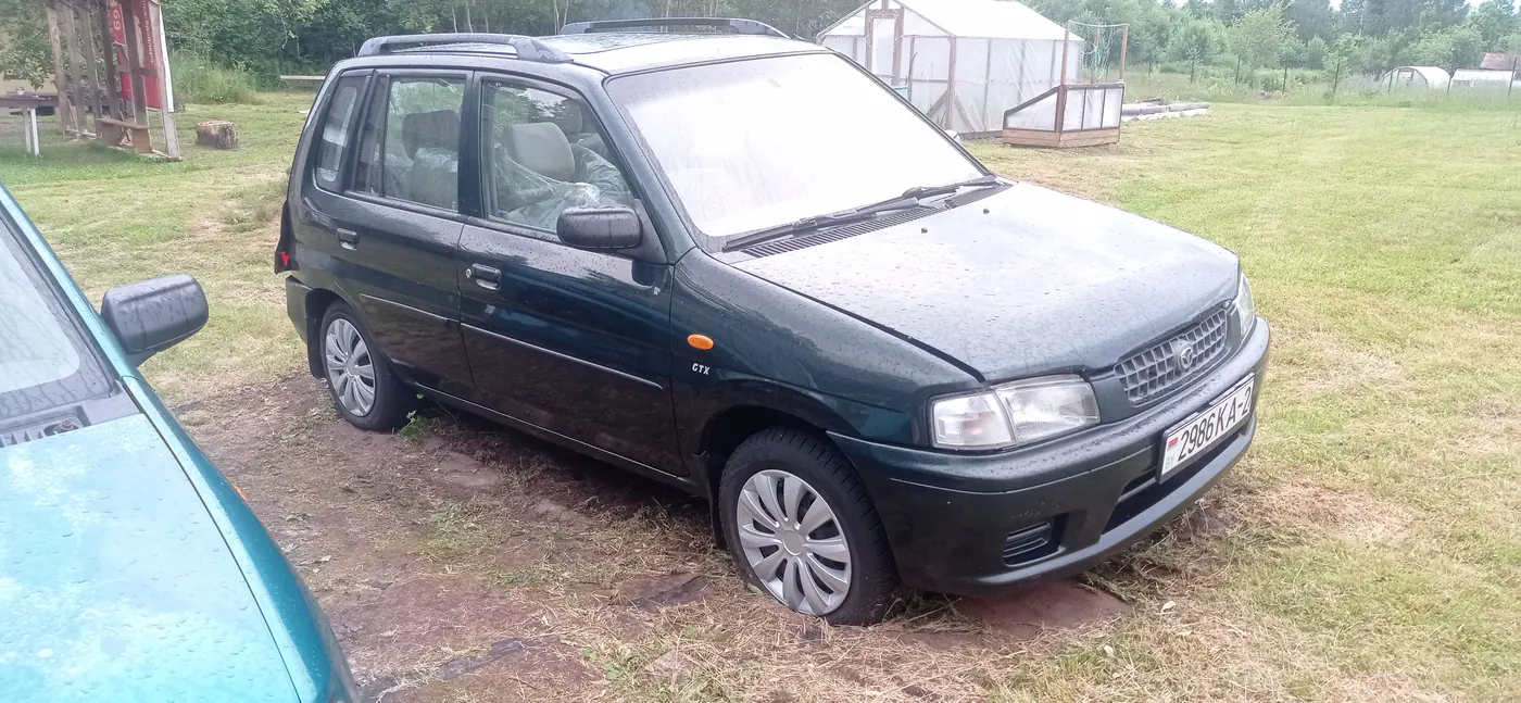 Mazda Demio I (DW), 1999