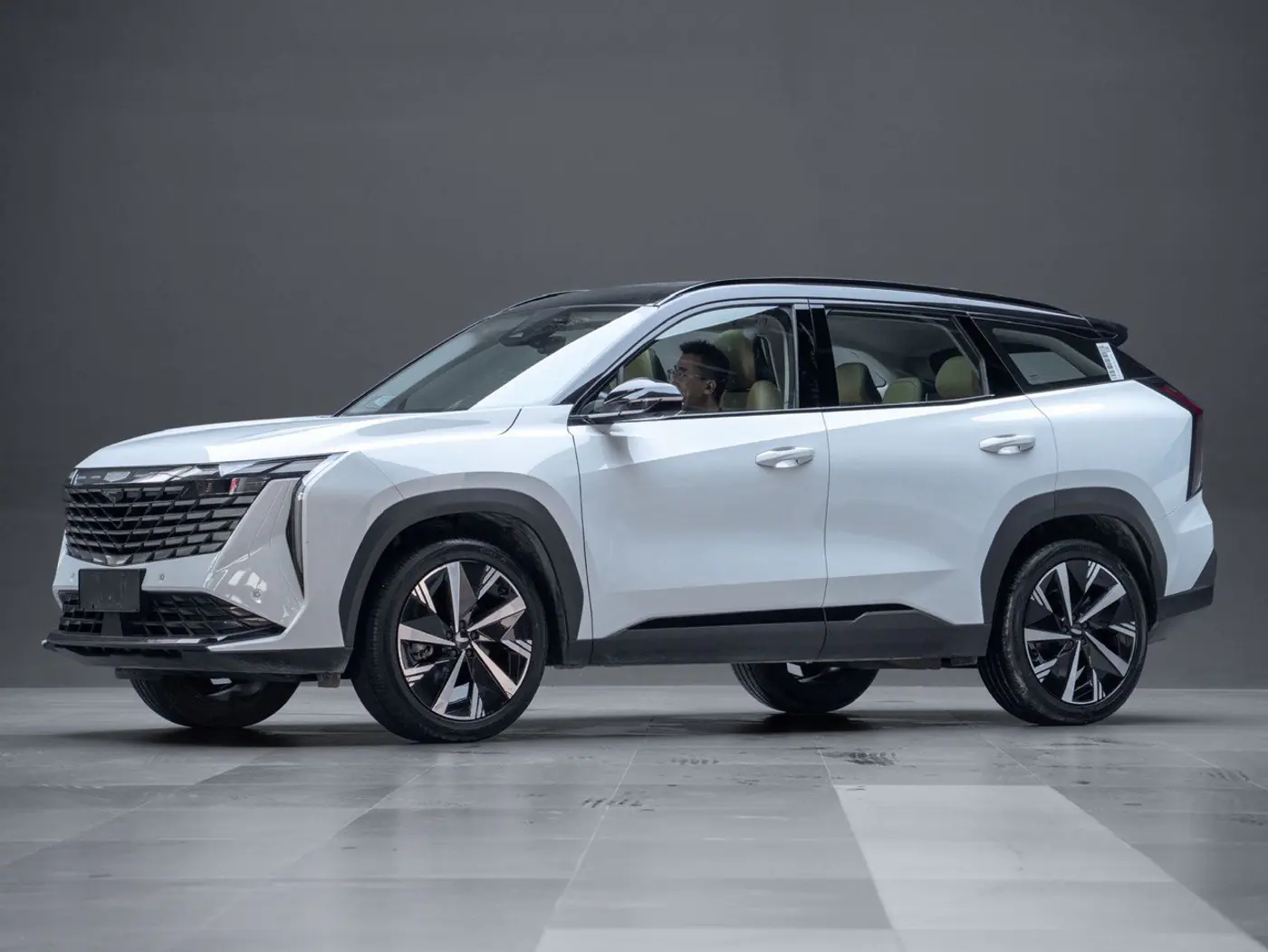 Geely Boyue L I, 2023