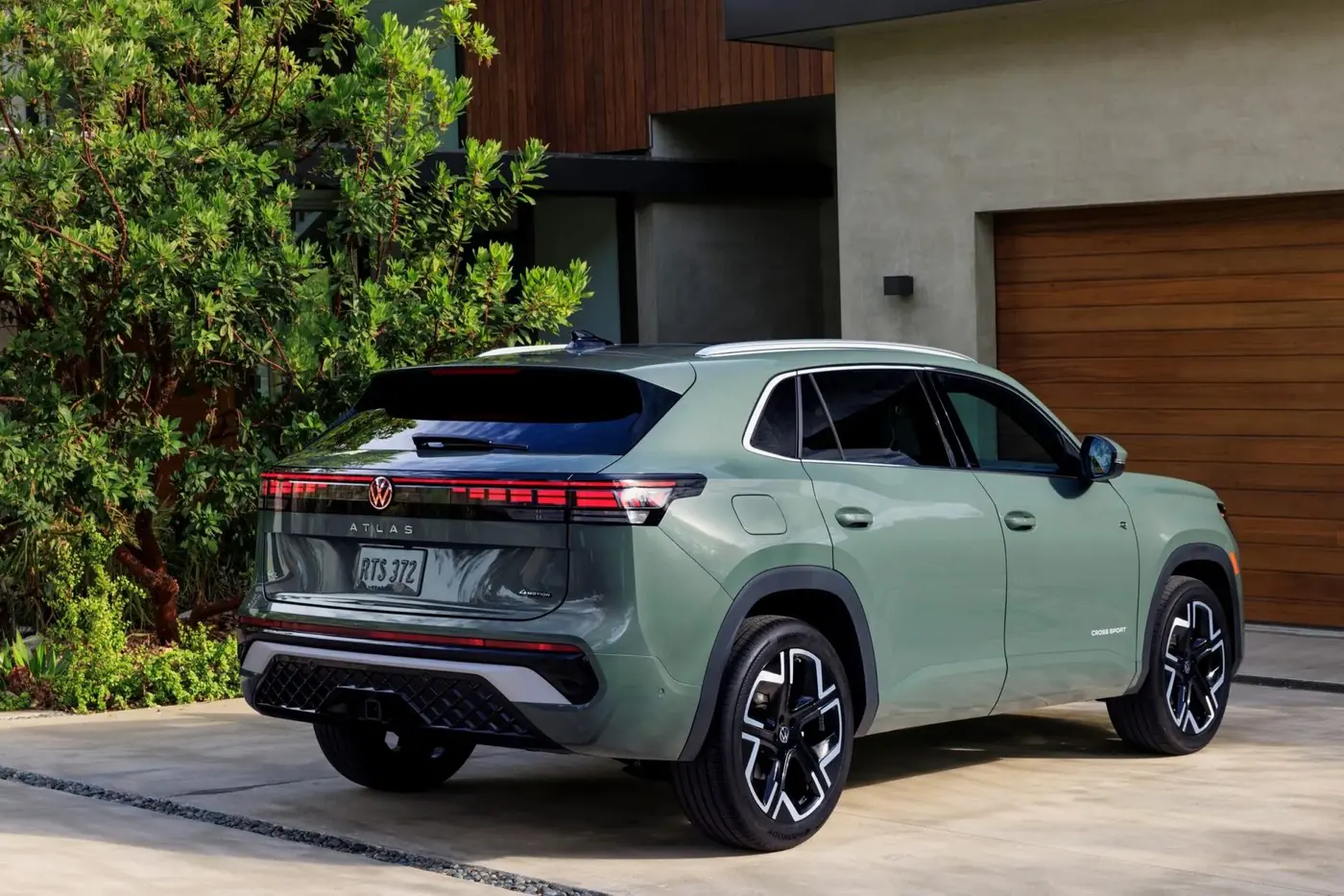 Volkswagen показал в Америке новый кроссовер Atlas Cross Sport