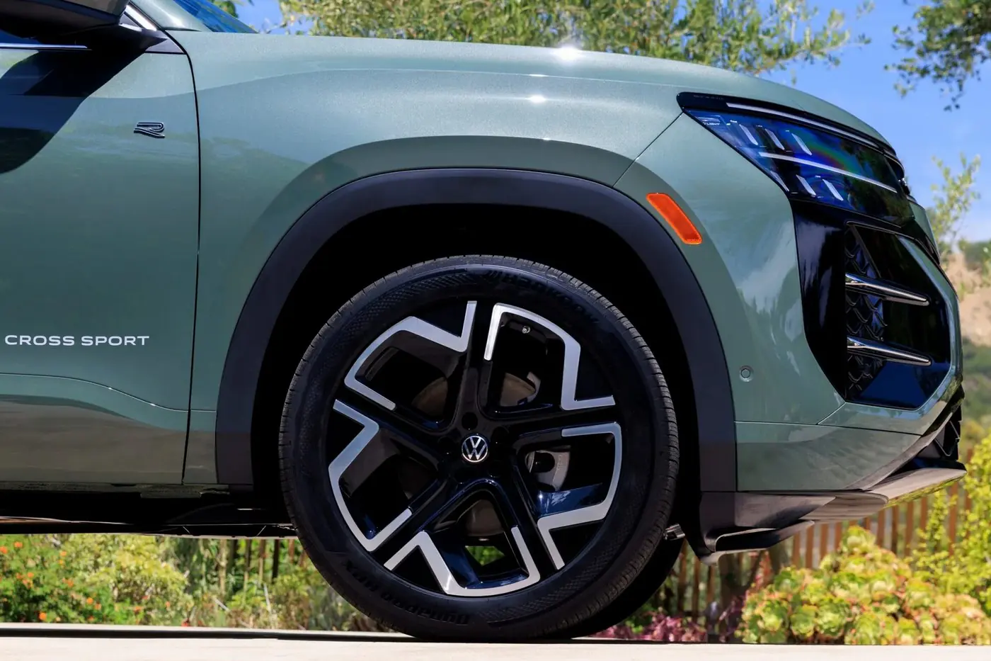 Volkswagen показал в Америке новый кроссовер Atlas Cross Sport