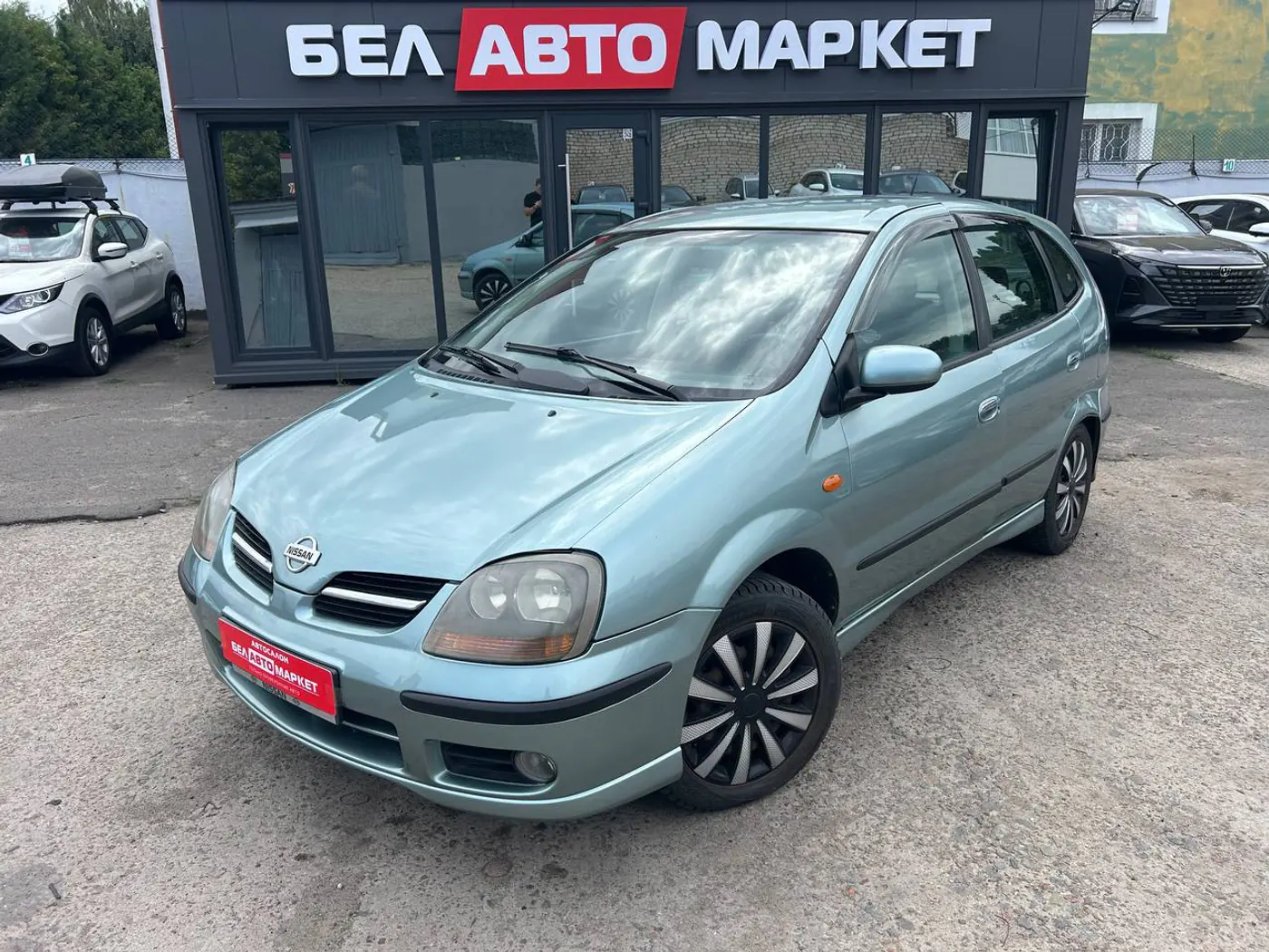 Nissan Almera Tino I, 2001