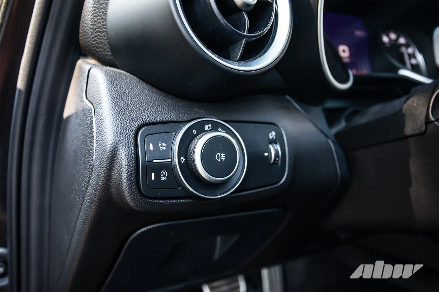 Секонд-тест Alfa Romeo Giulia: альтернатива «тройке» и «цешке» для тех, у кого есть сердце
