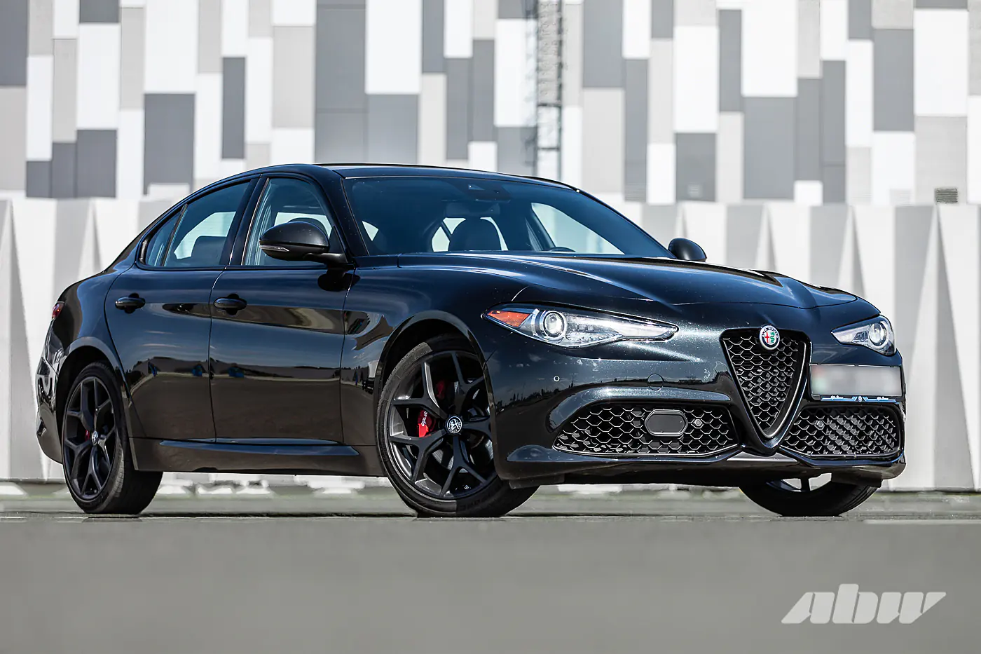 Секонд-тест Alfa Romeo Giulia: альтернатива «тройке» и «цешке» для тех, у кого есть сердце
