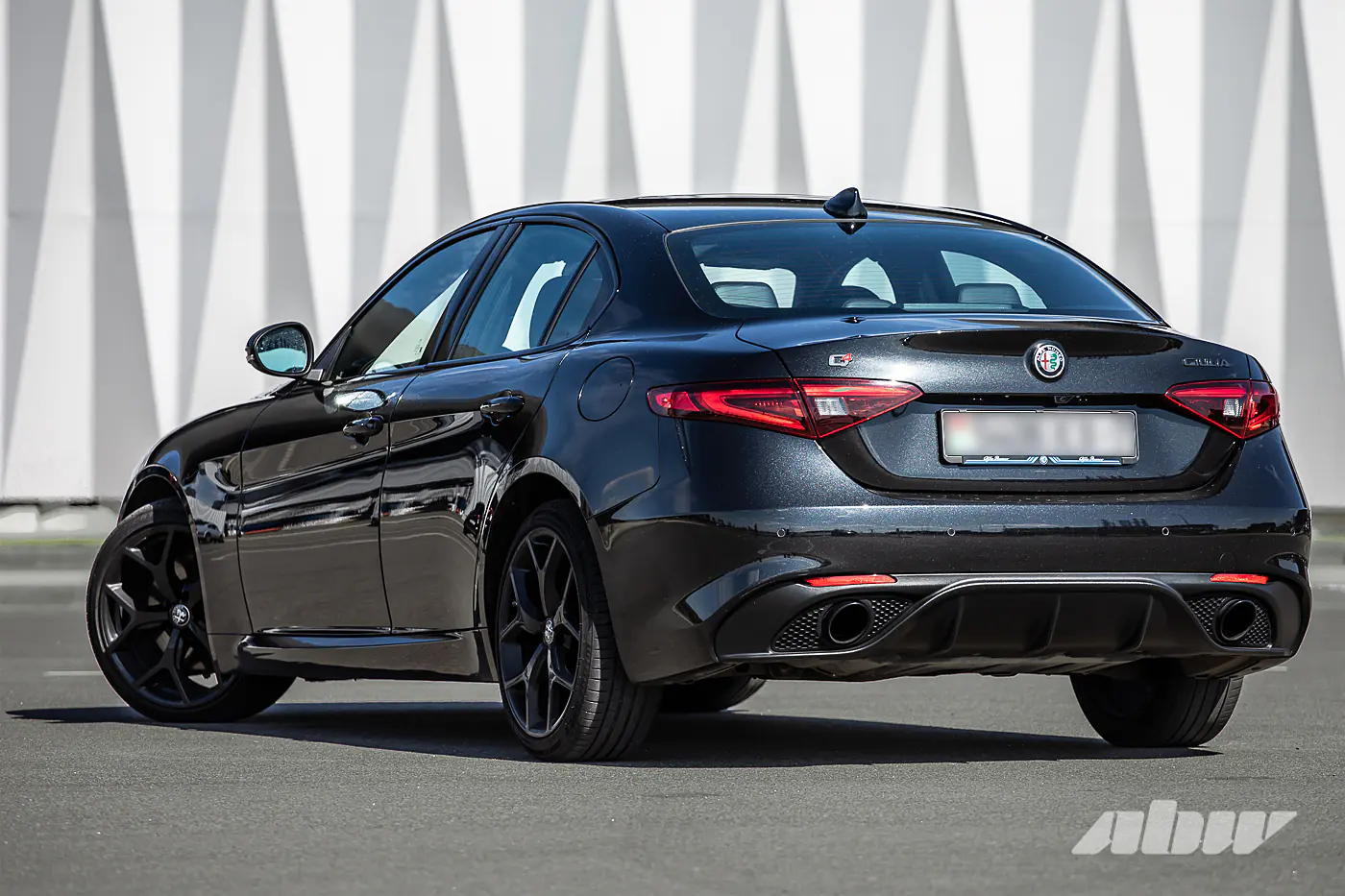 Секонд-тест Alfa Romeo Giulia: альтернатива «тройке» и «цешке» для тех, у кого есть сердце