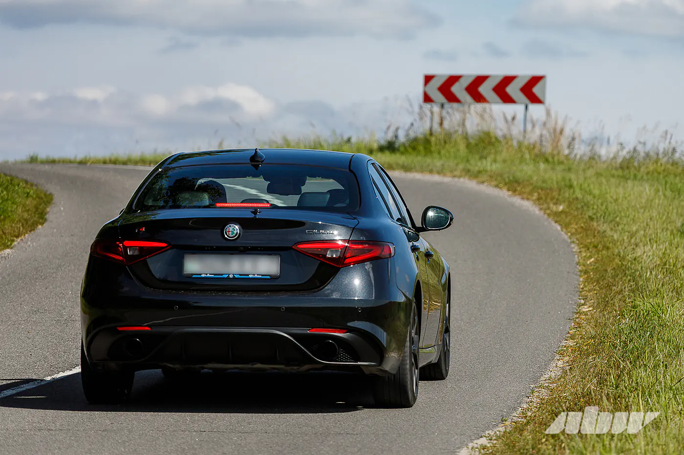 Секонд-тест Alfa Romeo Giulia: альтернатива «тройке» и «цешке» для тех, у кого есть сердце