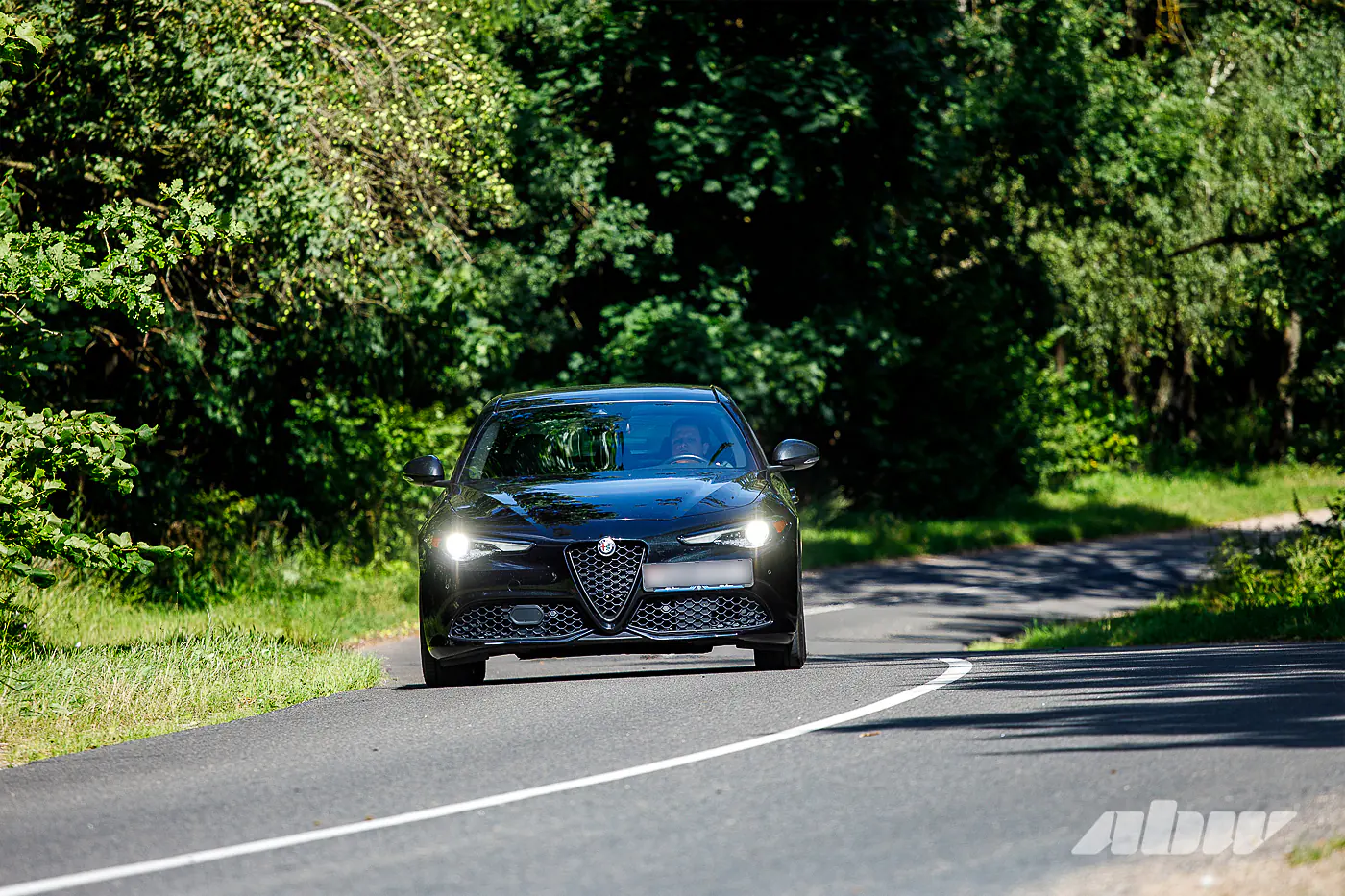 Секонд-тест Alfa Romeo Giulia: альтернатива «тройке» и «цешке» для тех, у кого есть сердце