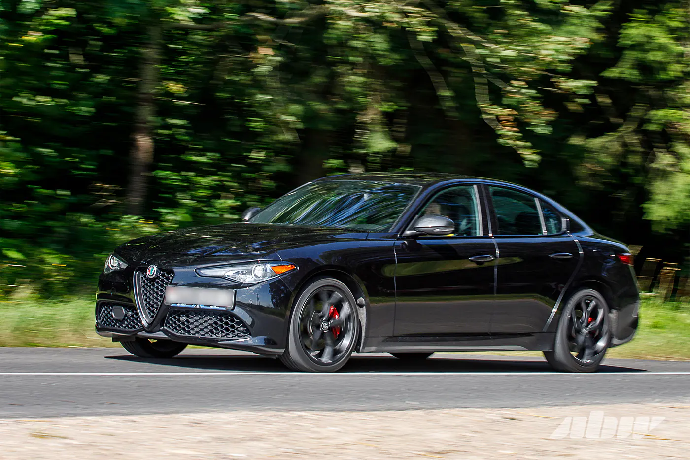 Секонд-тест Alfa Romeo Giulia: альтернатива «тройке» и «цешке» для тех, у кого есть сердце