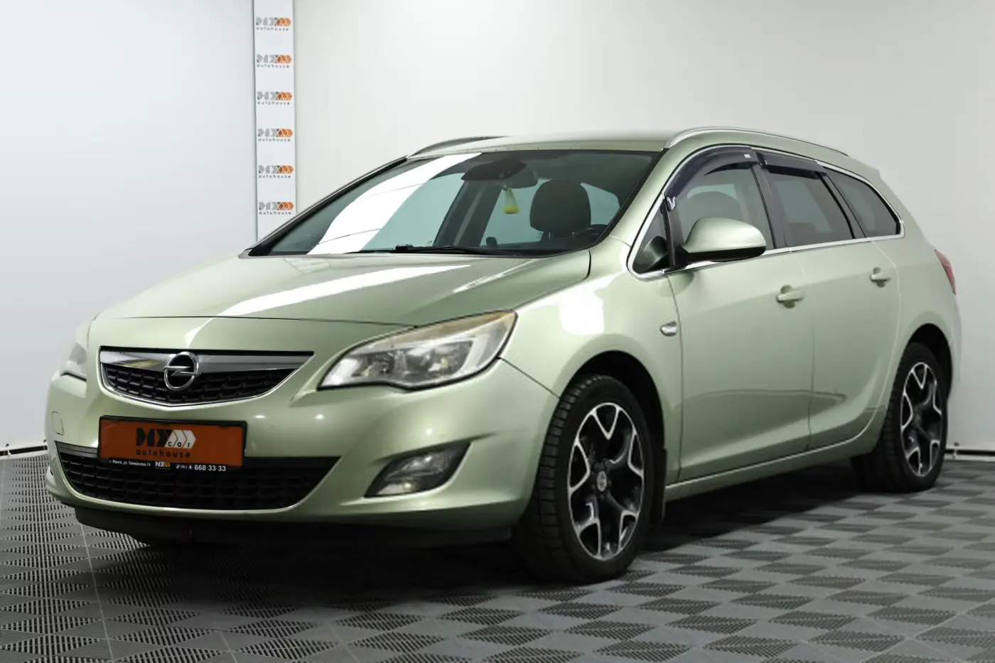Opel Astra J, 2011
