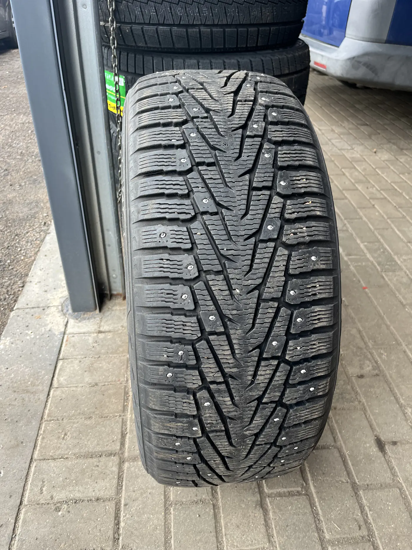R21 265 45 Nokian Hakkapelitta