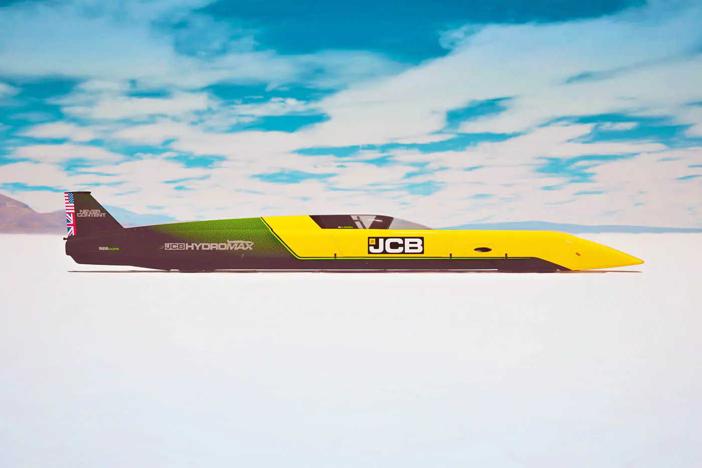 Водородный болид JCB Hydromax разогнался до невероятной скорости 592 км/ч