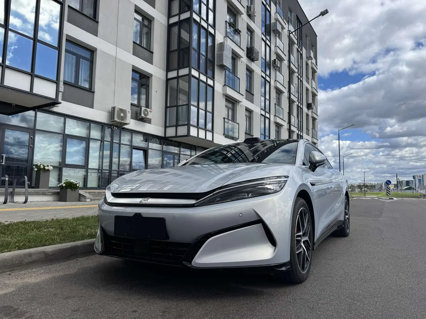 BYD Han L I, 2025