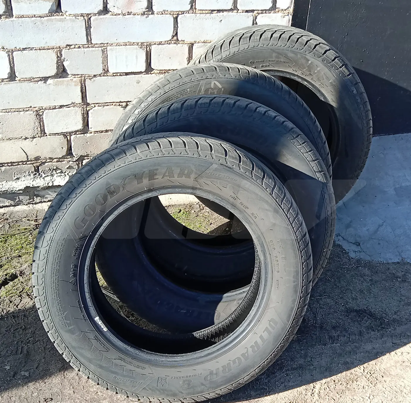 R16 205 65 Goodyear UltraGrip 8Perfomance