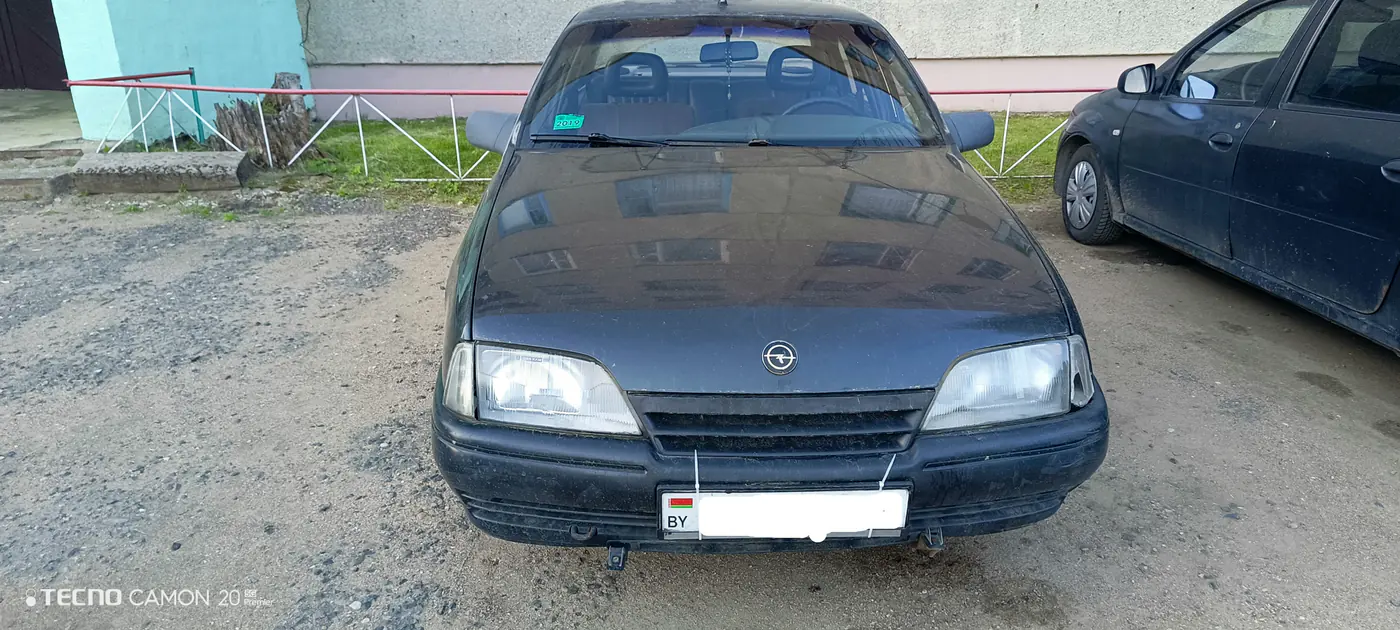 Opel Omega A, 1989