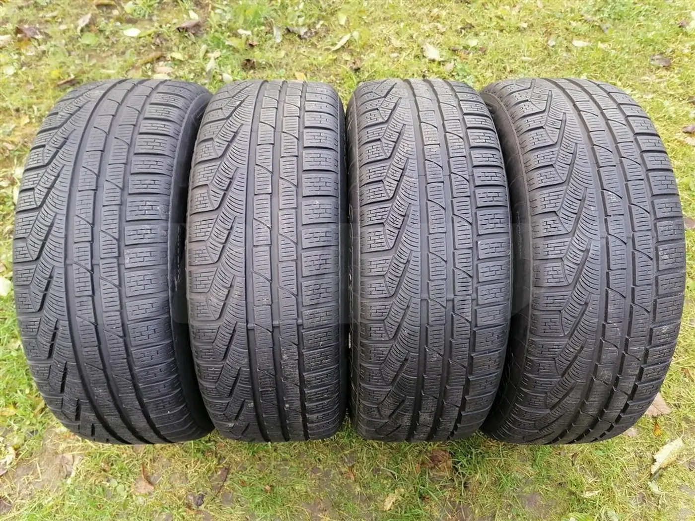 R18 235 55 Pirelli Sottozero Winter 210
