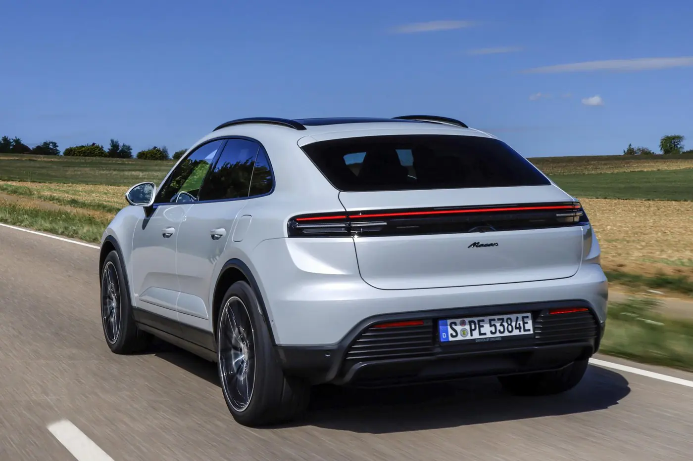 Porsche: пакет обновлений для Macan и 911 Carrera S на механике