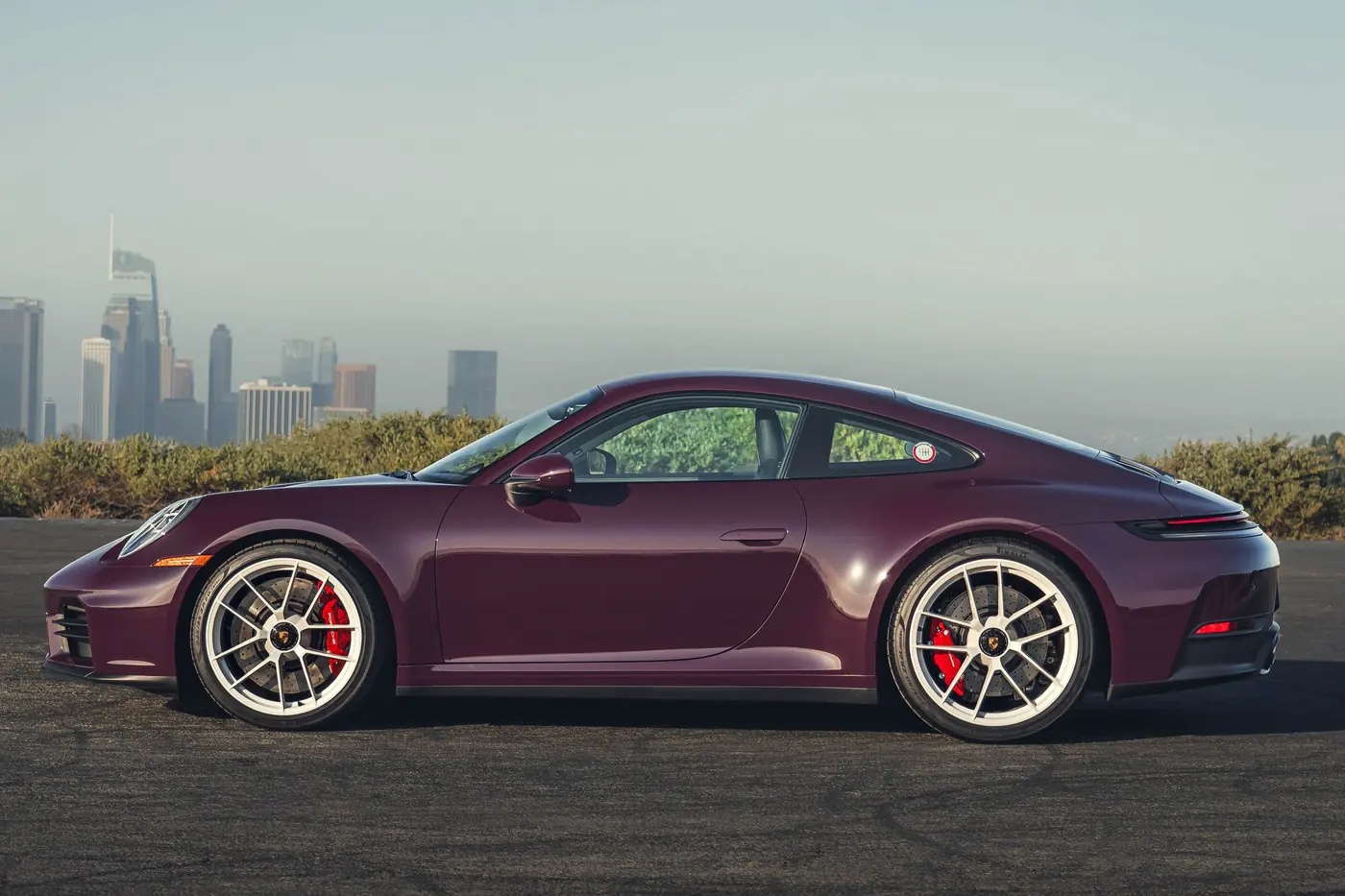 Porsche: пакет обновлений для Macan и 911 Carrera S на механике