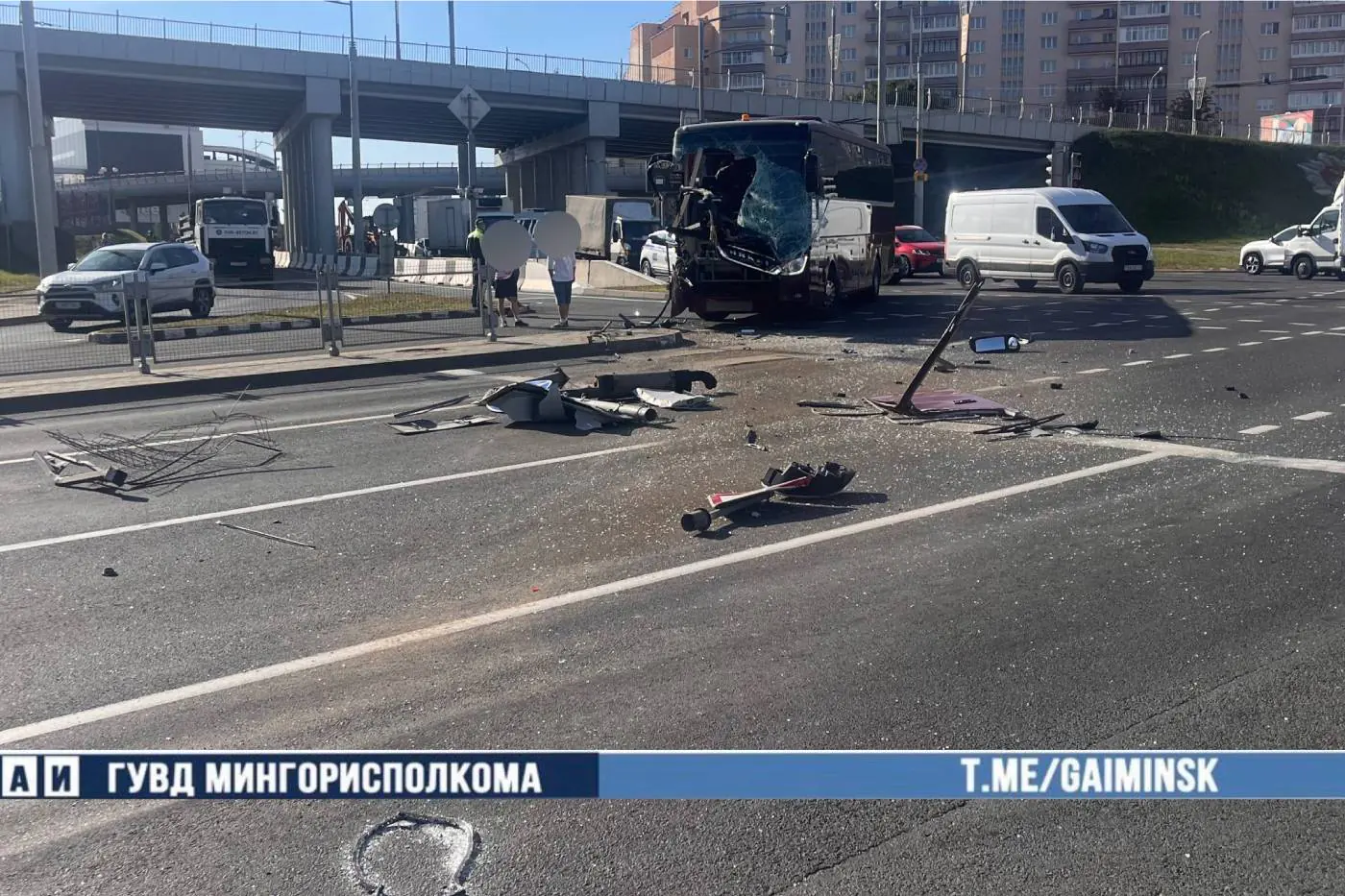 Автобус попал под удар МАЗа в Минске