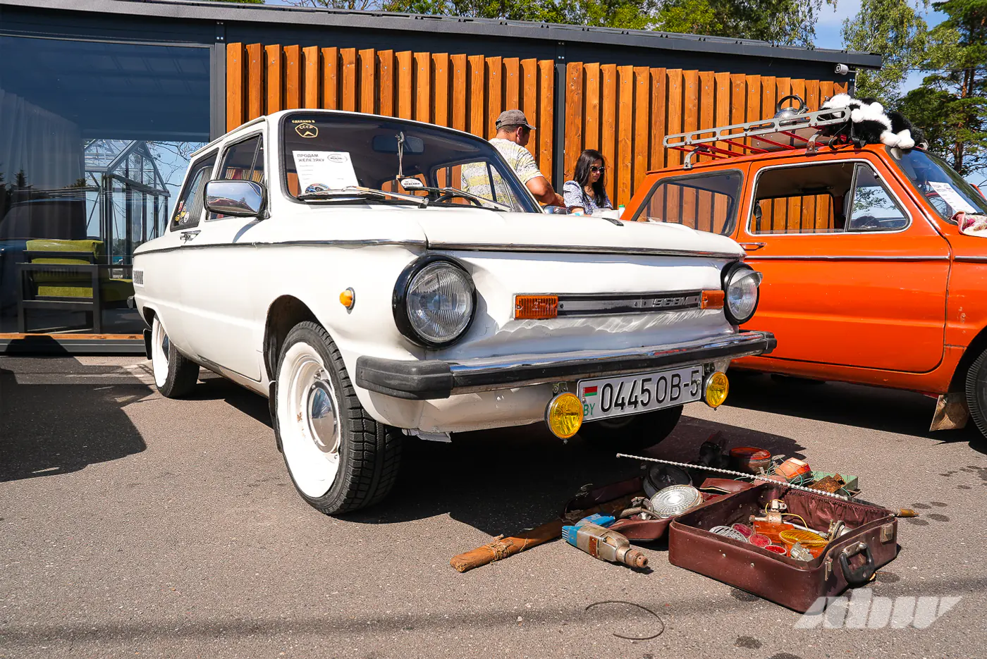 Редкие находки и живые истории: чем удивил и порадовал «Авторынок в стиле 90-х»