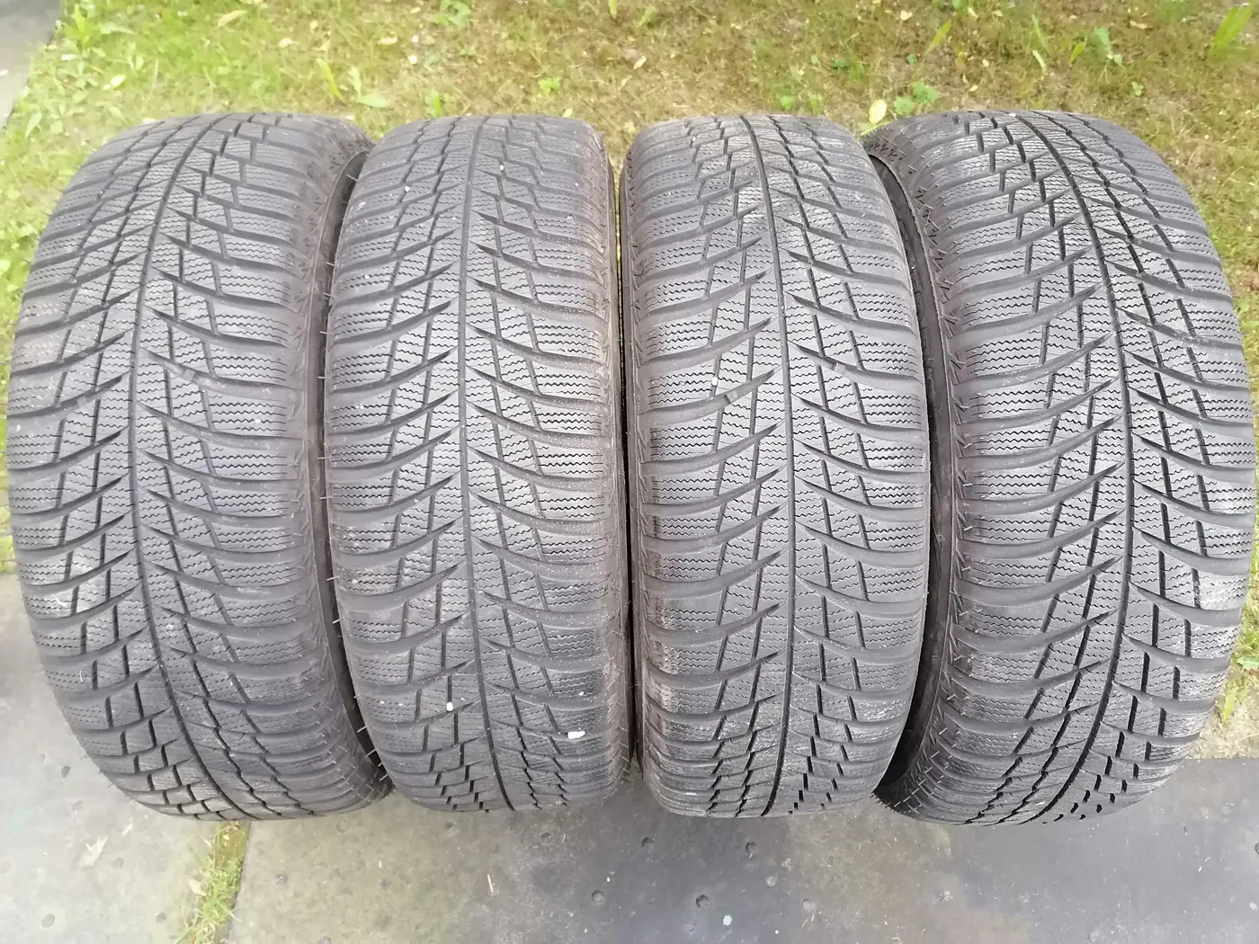 R16 215 60 Bridgestone Blizzak LM001