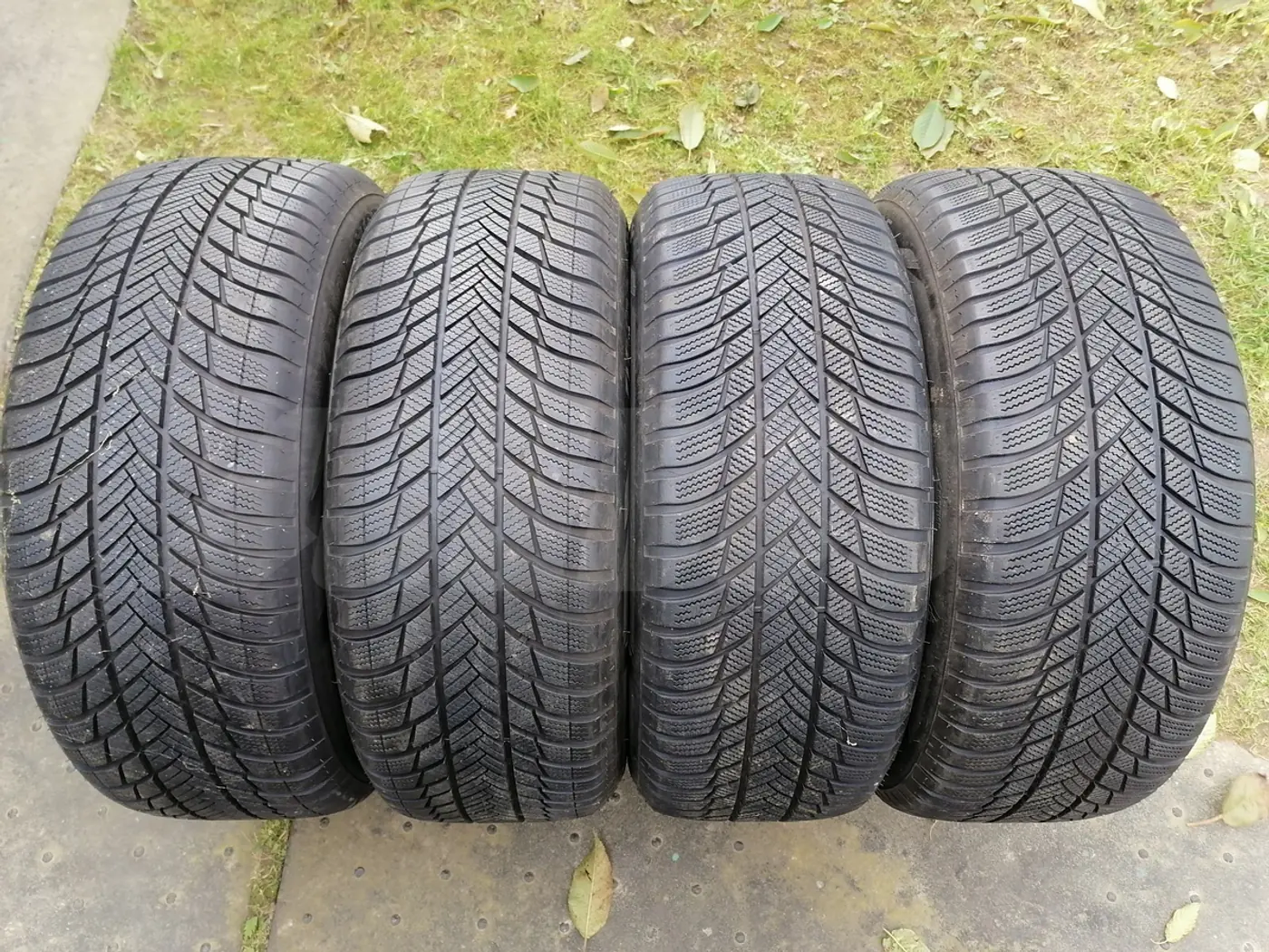 R19 255 55 Bridgestone Blizzak LM001 AO