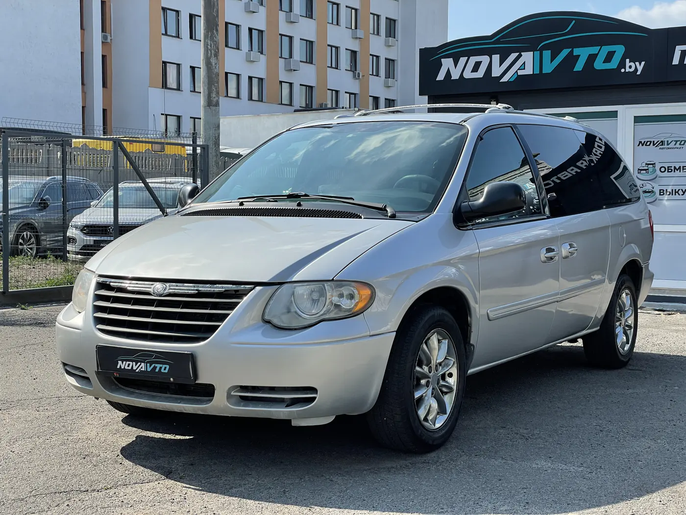Chrysler Town & Country IV Рестайлинг, 2004