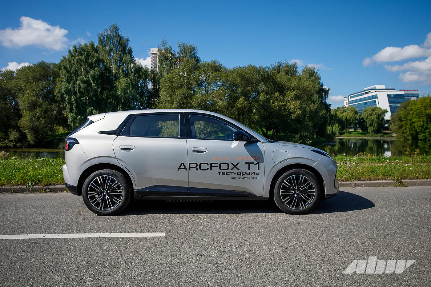 Тестируем доступный Arcfox T1: чей сыр сворует этот лис