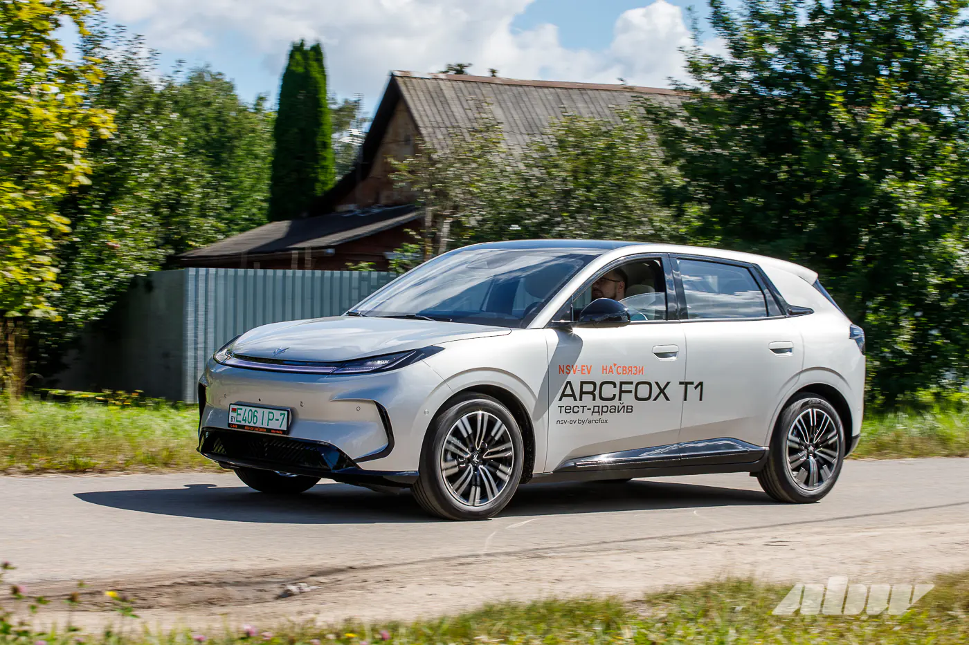 Тестируем доступный Arcfox T1: чей сыр сворует этот лис