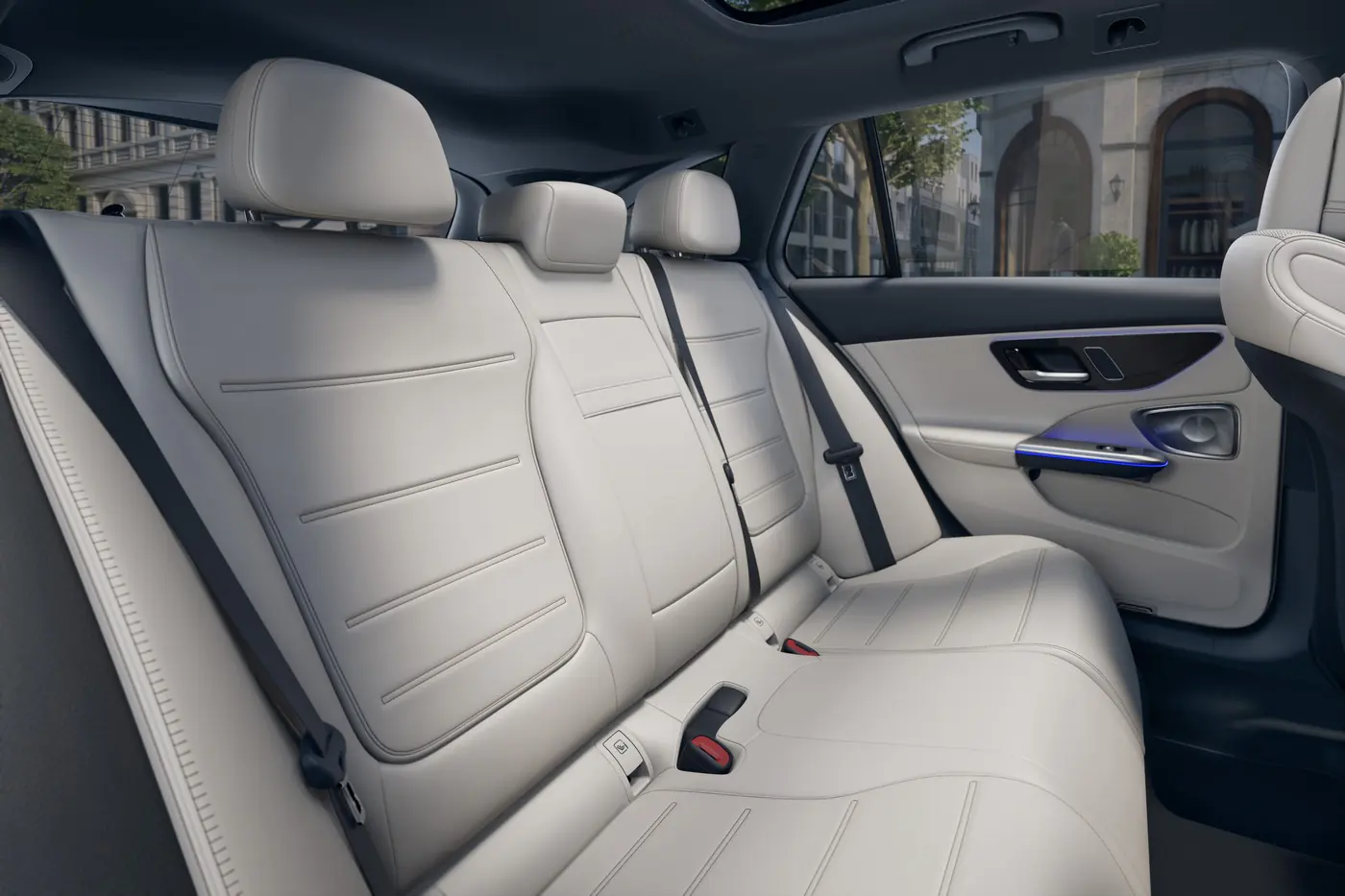 «Цешка» примерила обновки: как изменился Mercedes C-класса