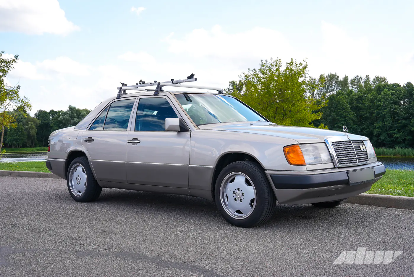 «Идеальный автомобиль на каждый день»: мнение владельца Mercedes W124