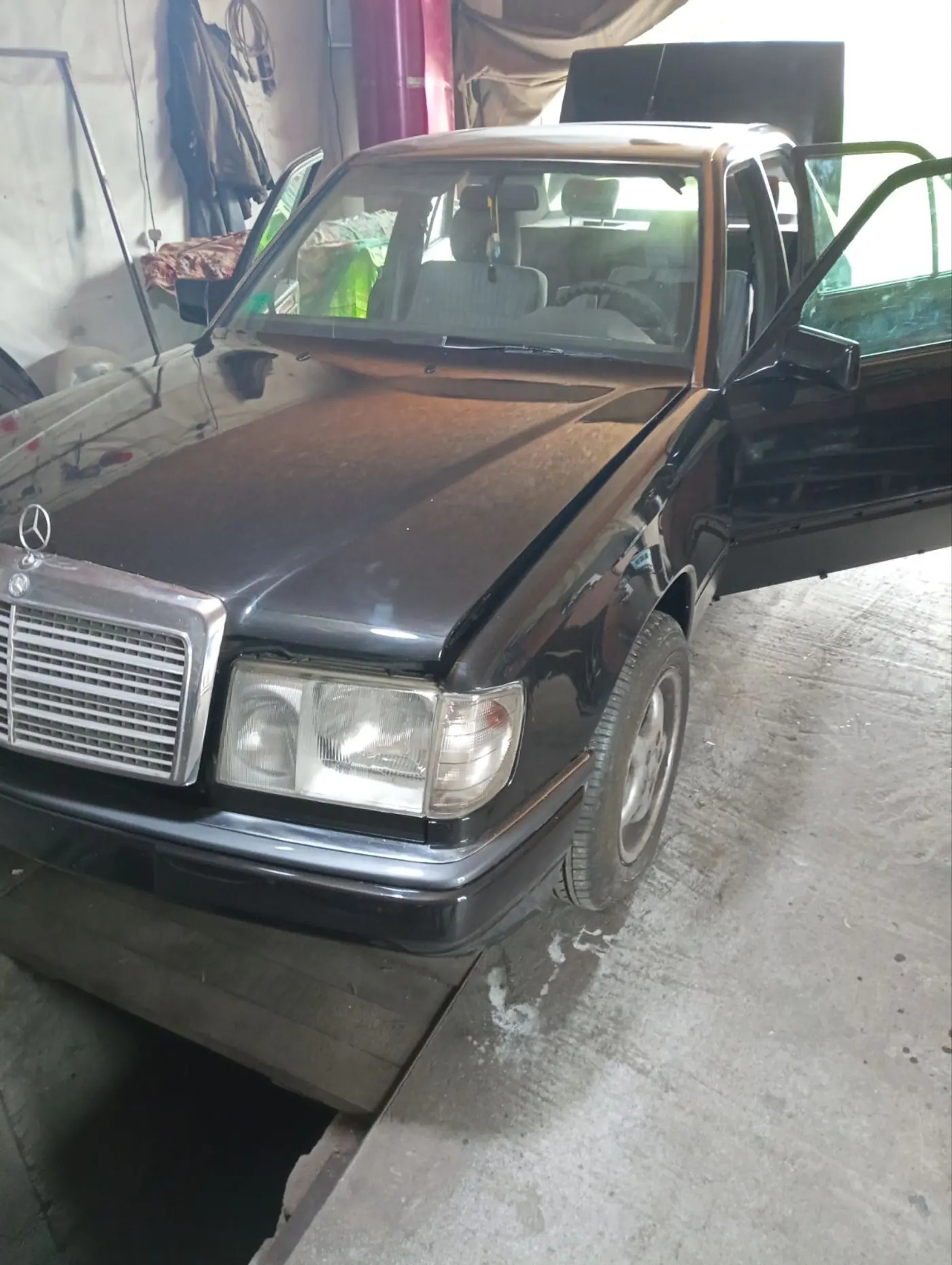 Mercedes-Benz E-klasse I (W124), 1993