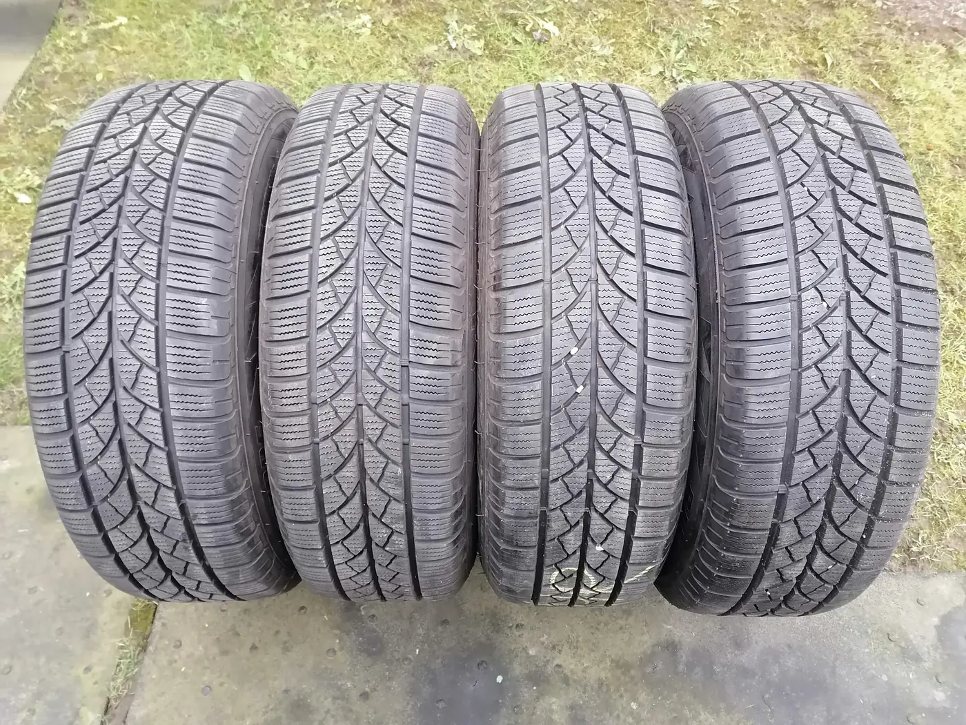 R16C 215 65 Bridgestone Blizzak LM18C